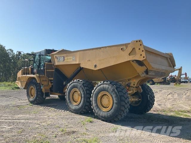 CAT 730 アーティキュレート式ダンプトラック