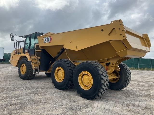 CAT 730 アーティキュレート式ダンプトラック
