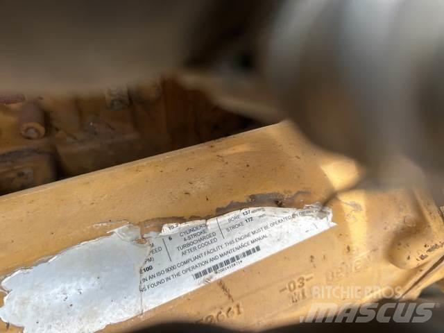 CAT 740 アーティキュレート式ダンプトラック