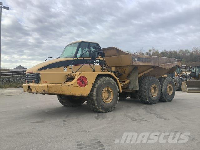 CAT 740 アーティキュレート式ダンプトラック