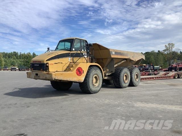 CAT 740 アーティキュレート式ダンプトラック