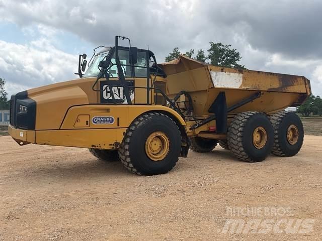 CAT 740B アーティキュレート式ダンプトラック
