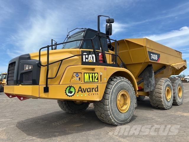 CAT 740B アーティキュレート式ダンプトラック