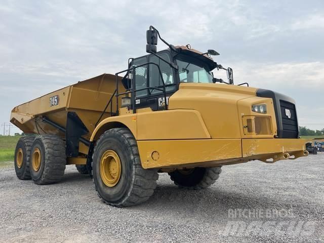 CAT 745 アーティキュレート式ダンプトラック