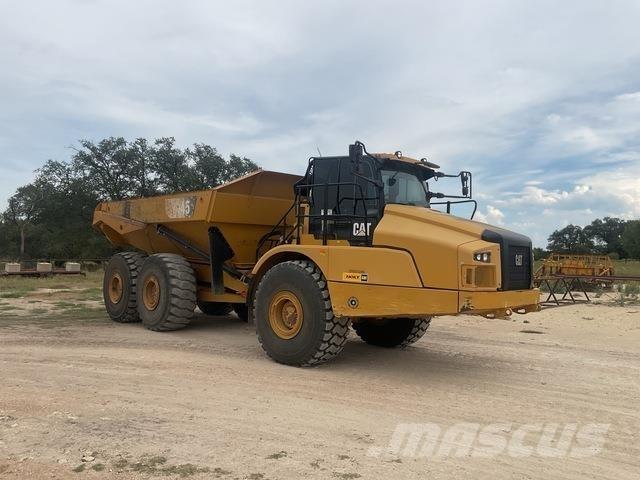 CAT 745 アーティキュレート式ダンプトラック