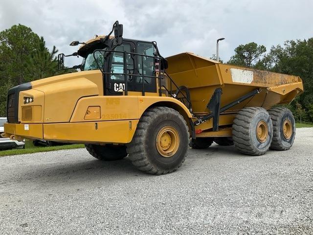 CAT 745 アーティキュレート式ダンプトラック