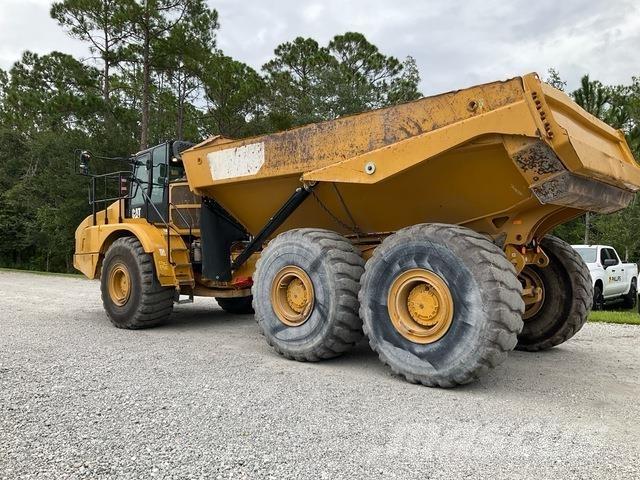 CAT 745 アーティキュレート式ダンプトラック