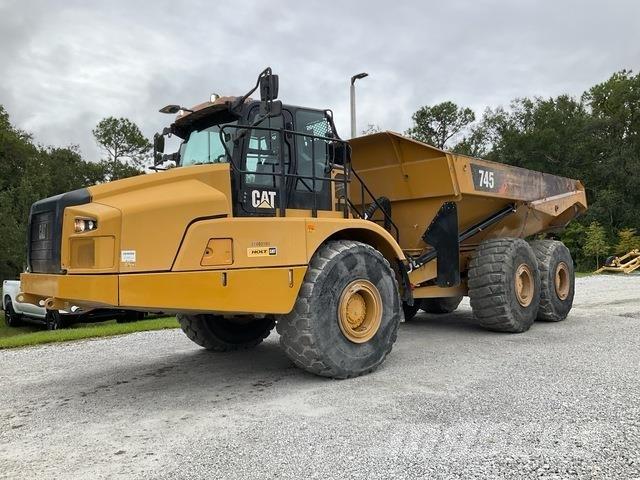 CAT 745 アーティキュレート式ダンプトラック