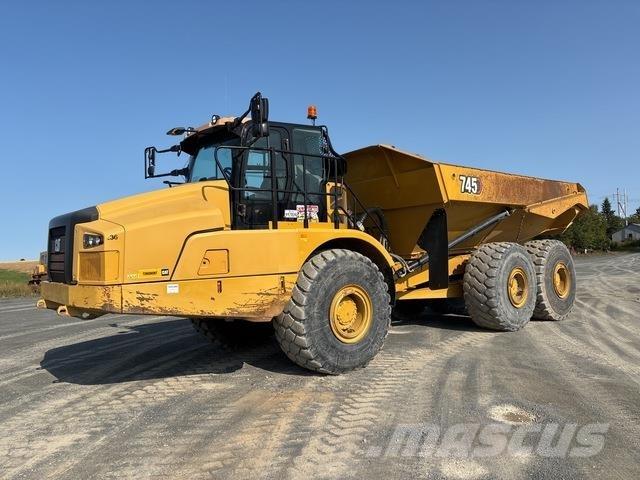 CAT 745 アーティキュレート式ダンプトラック