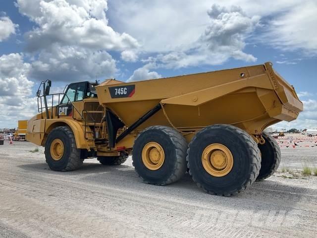 CAT 745C アーティキュレート式ダンプトラック