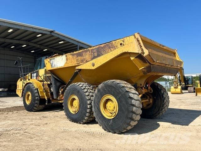 CAT 745C アーティキュレート式ダンプトラック