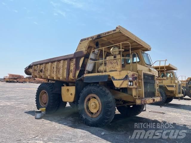 CAT 769C アーティキュレート式ダンプトラック