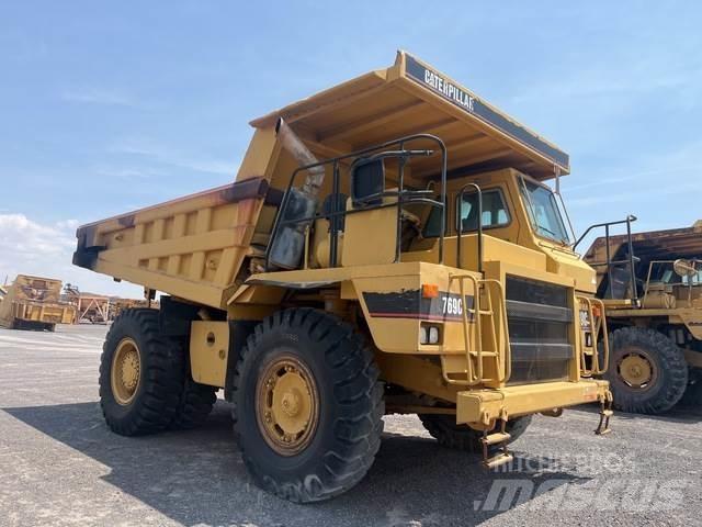CAT 769C アーティキュレート式ダンプトラック