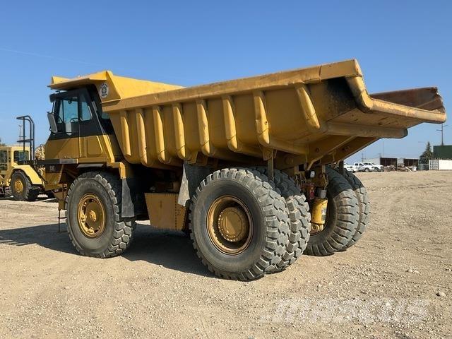 CAT 769C アーティキュレート式ダンプトラック