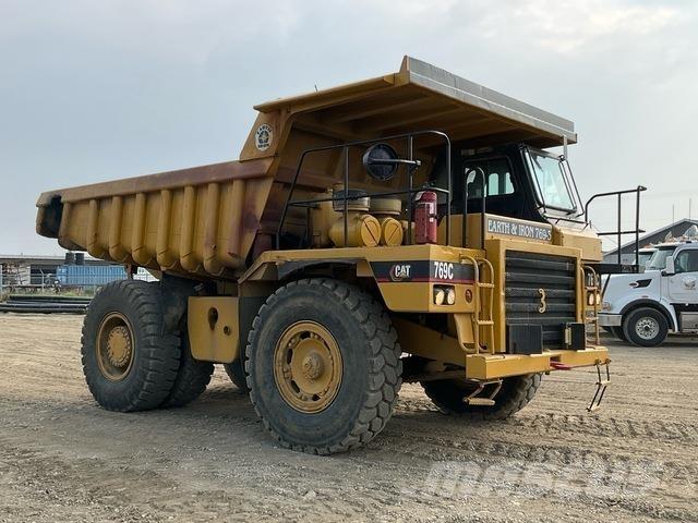 CAT 769C アーティキュレート式ダンプトラック