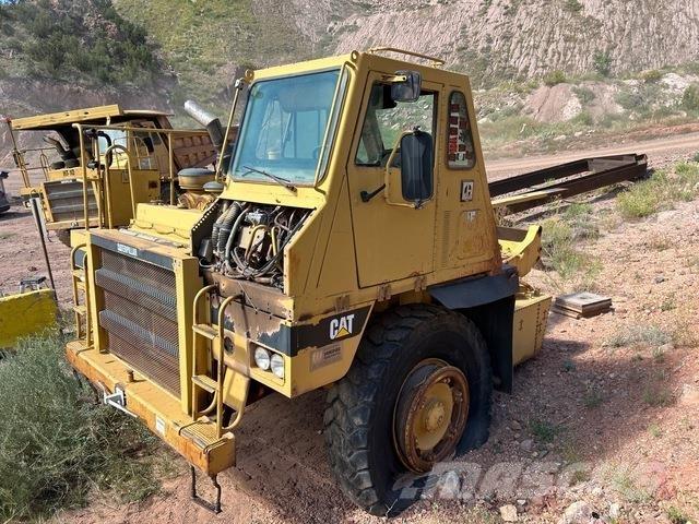 CAT 769C アーティキュレート式ダンプトラック