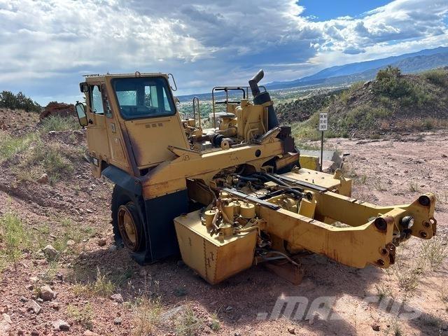 CAT 769C アーティキュレート式ダンプトラック