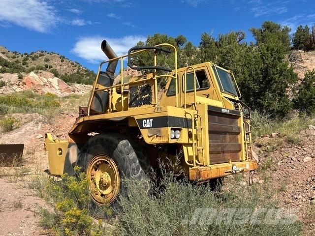 CAT 769C アーティキュレート式ダンプトラック