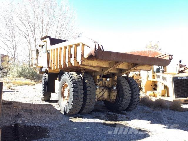 CAT 769C アーティキュレート式ダンプトラック