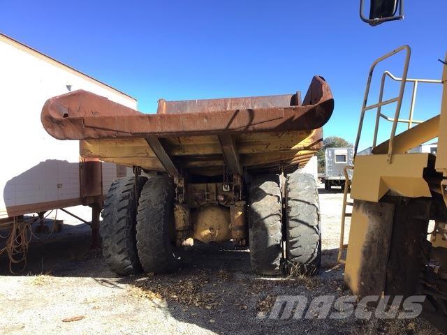 CAT 769C アーティキュレート式ダンプトラック