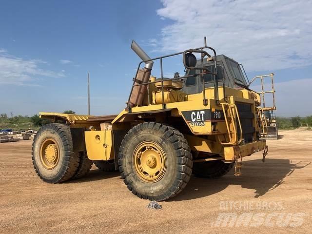 CAT 769D アーティキュレート式ダンプトラック