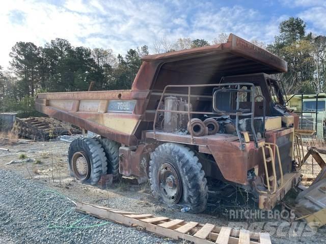 CAT 769D アーティキュレート式ダンプトラック
