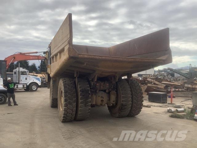 CAT 769D アーティキュレート式ダンプトラック