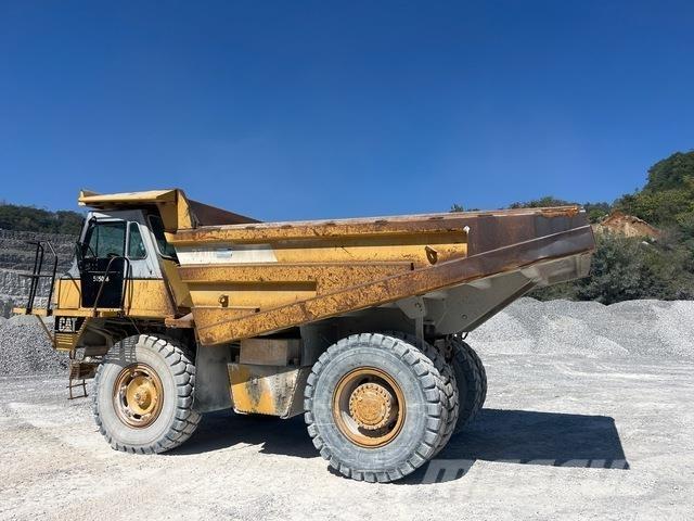 CAT 771D アーティキュレート式ダンプトラック