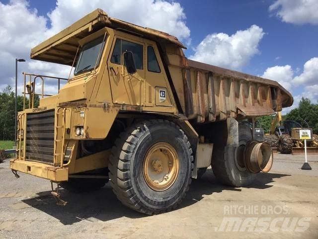 CAT 773B アーティキュレート式ダンプトラック