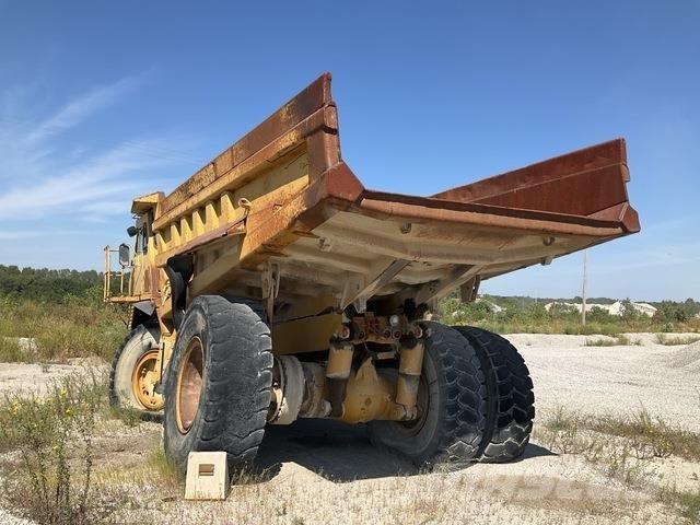 CAT 773B アーティキュレート式ダンプトラック