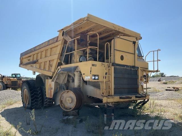 CAT 773B アーティキュレート式ダンプトラック