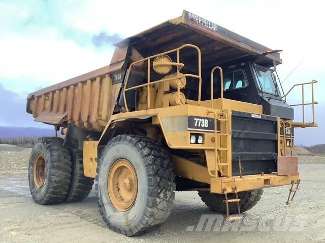CAT 773B アーティキュレート式ダンプトラック