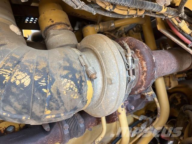 CAT 773D アーティキュレート式ダンプトラック