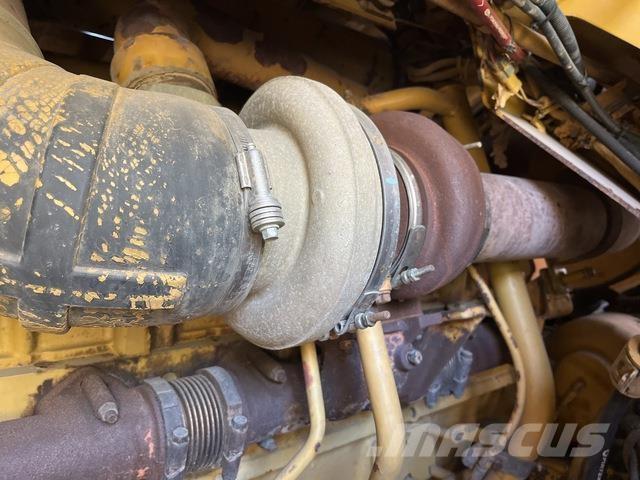 CAT 773D アーティキュレート式ダンプトラック