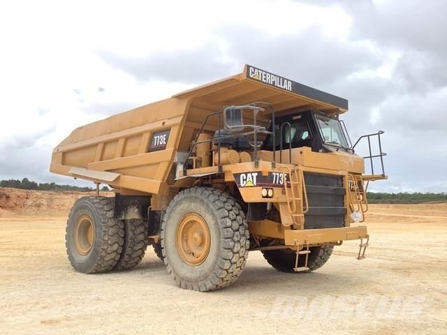 CAT 773E アーティキュレート式ダンプトラック