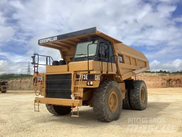 CAT 773E アーティキュレート式ダンプトラック
