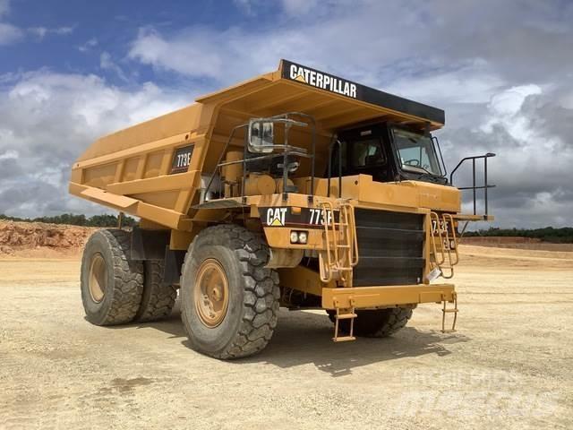CAT 773E アーティキュレート式ダンプトラック