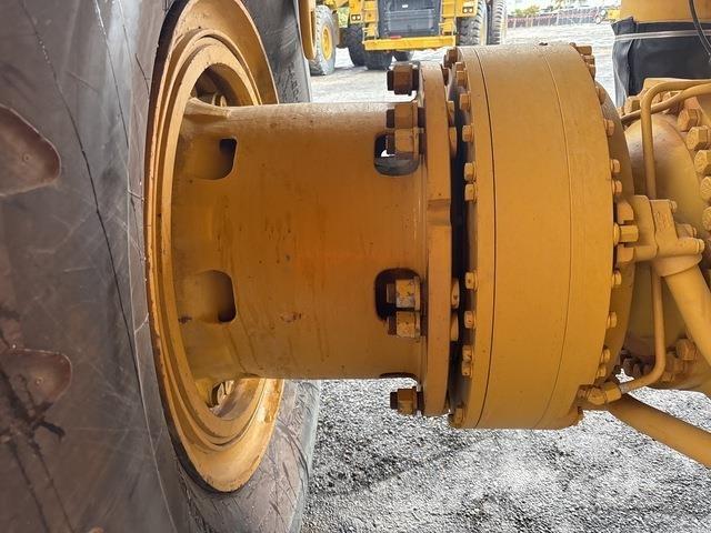 CAT 773E アーティキュレート式ダンプトラック