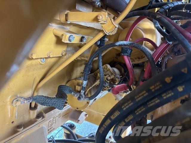 CAT 773E アーティキュレート式ダンプトラック
