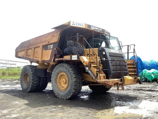 CAT 773F アーティキュレート式ダンプトラック