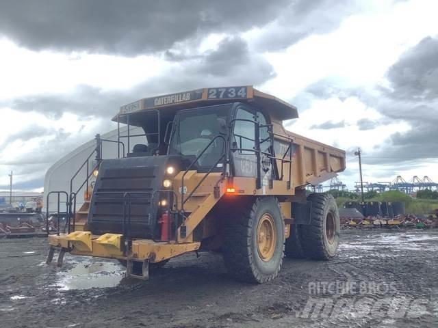 CAT 773F アーティキュレート式ダンプトラック