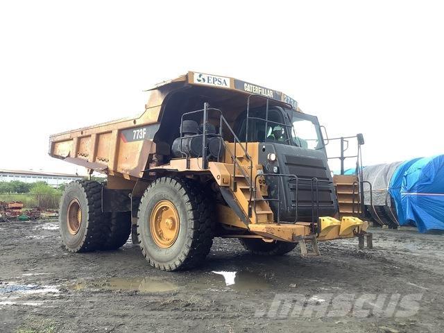 CAT 773F アーティキュレート式ダンプトラック