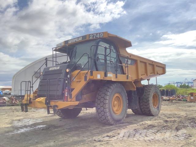 CAT 773F アーティキュレート式ダンプトラック