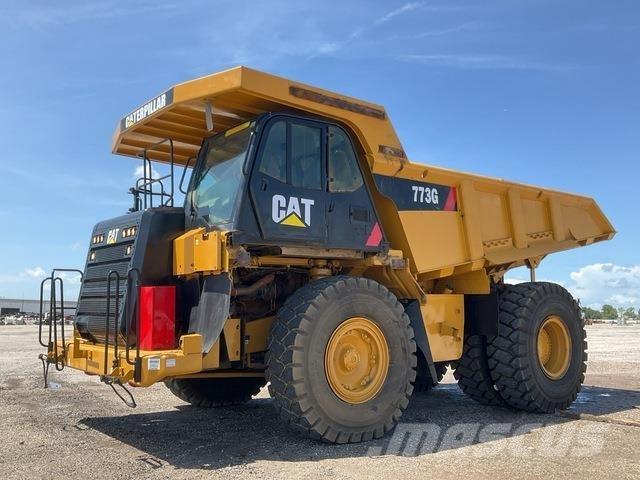 CAT 773G アーティキュレート式ダンプトラック