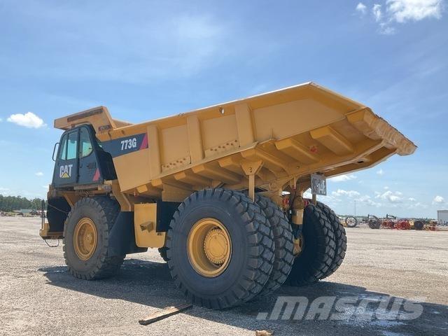 CAT 773G アーティキュレート式ダンプトラック
