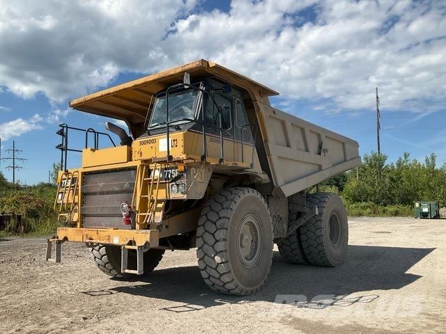 CAT 775E アーティキュレート式ダンプトラック