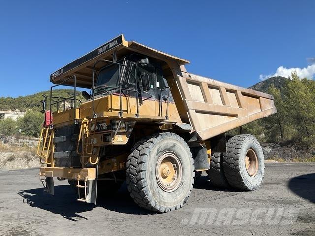 CAT 775E アーティキュレート式ダンプトラック