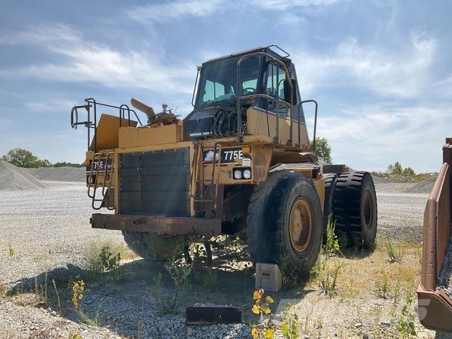 CAT 775E アーティキュレート式ダンプトラック