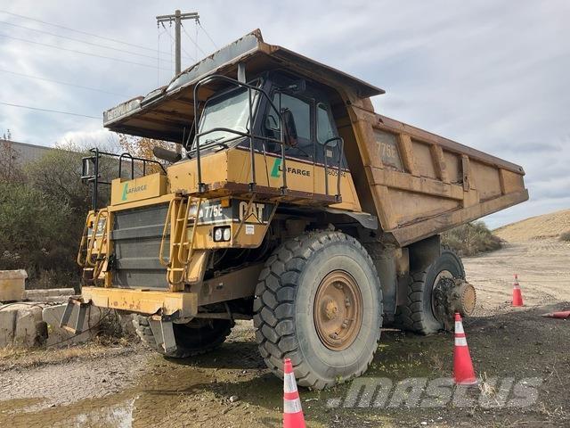 CAT 775E アーティキュレート式ダンプトラック