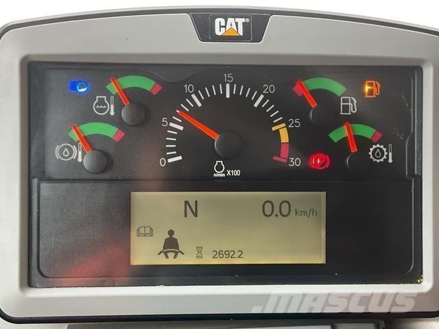 CAT 775G アーティキュレート式ダンプトラック